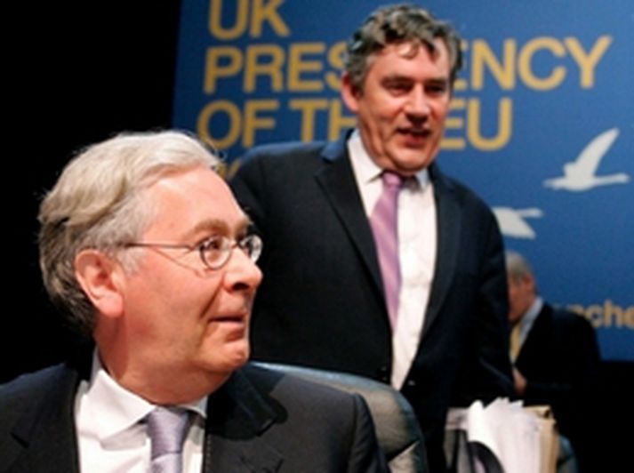 Mervyn King, seðlabankastjóri Bretlands, ásamt Gordon Brown, forsætisráðherra Bretlands.