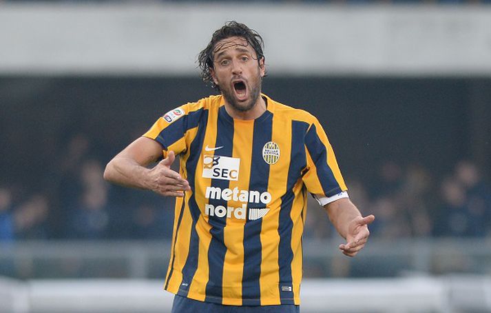 Luca Toni skoraði mark Verona í dag.