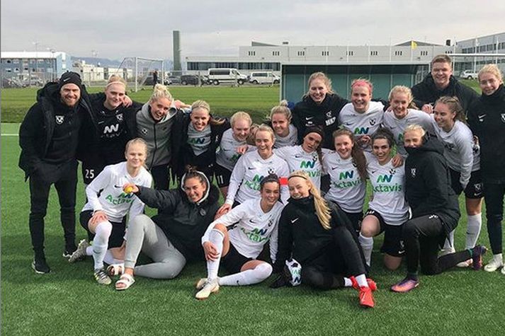 FH-konur komast á toppinn með sigri en þær eru í fyrsta sinn í beinni á Stöð 2 Sport í kvöld.