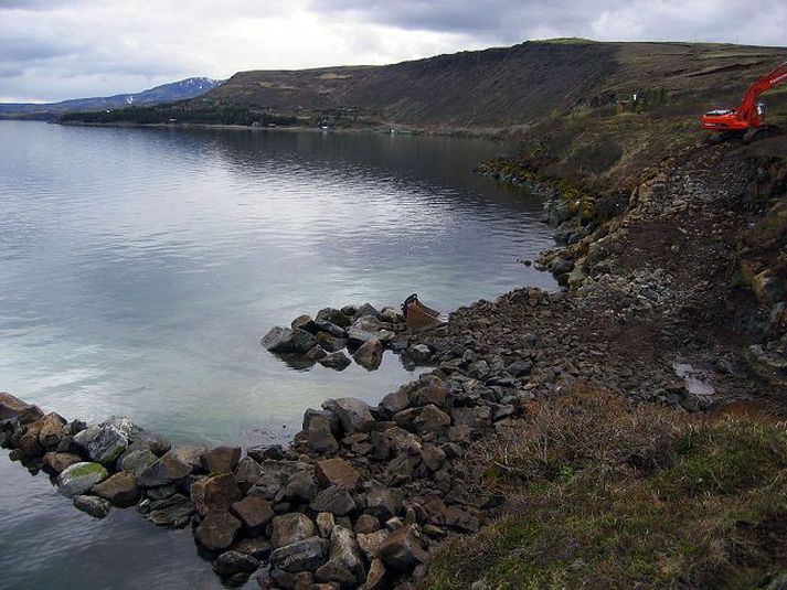 Framkvæmdir við Þingvallavatn Svona var umhorfs þegar framkvæmdir voru stöðvaðar við sumarhús Péturs Jóhannssonar við Þingvallavatn.