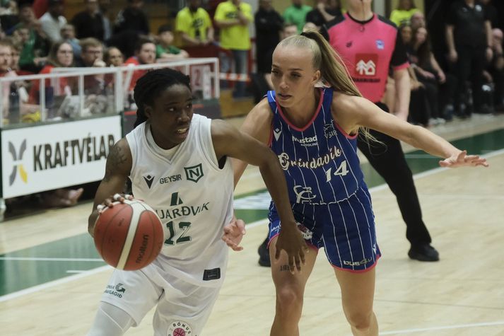 Brittany Dinkins , Isabella Ask Sigurðardóttir