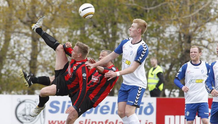 Hjörtur Júlíus Hjartarson og Helgi Sigurðsson í baráttunni í dag.