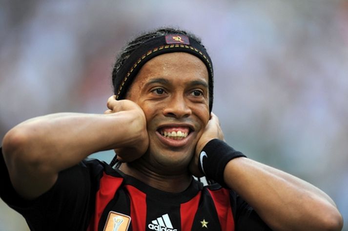 Ronaldinho skoraði mark AC Milan í kvöld.