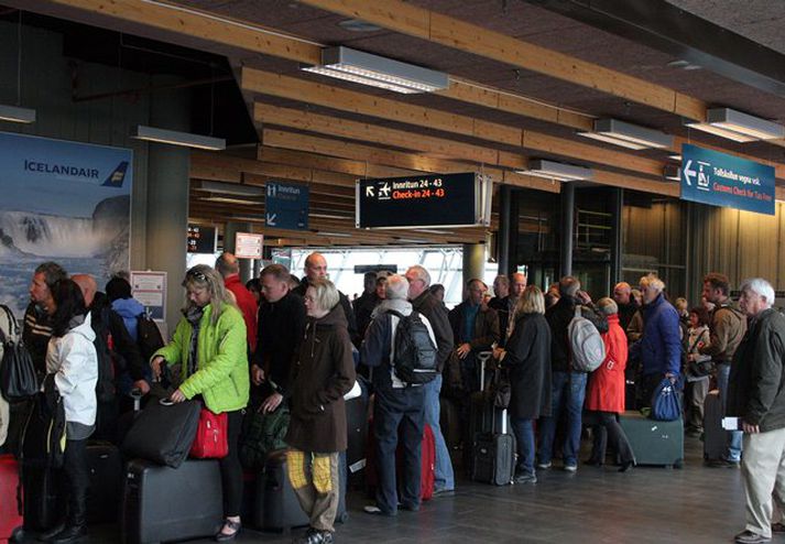 Gagnagrunninum er ætlað að auðvelda ráðuneytinu að ná sambandi við þá einstaklinga sem hafa skráð sig, auk þess sem við slíkar aðstæður er hægt að kalla eftir því að Íslendingar sem eru á hættusvæði og hafa ekki þegar skráð sig í grunninn, fari á netið og skrái sig.