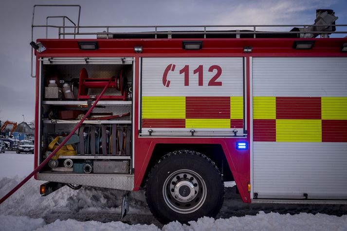 Slökkviliðið tjaldaði öllu sem til er, enda logaði eldurinn í húsi í viðkvæmu hverfi.
