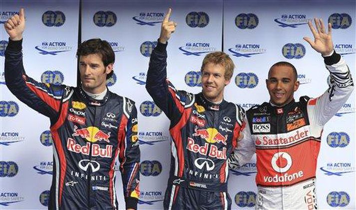 Mark Webber, Sebastian Vettel og Lewis Hamilton fagna árangrinum í tímatökunni í dag.