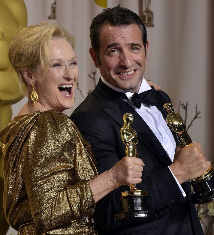 Besta leikkonan Meryl Streep og besti leikarinn Jean Dujardin fögnuðu styttunum saman. Meryl Streep var í kjól frá Lanvin.