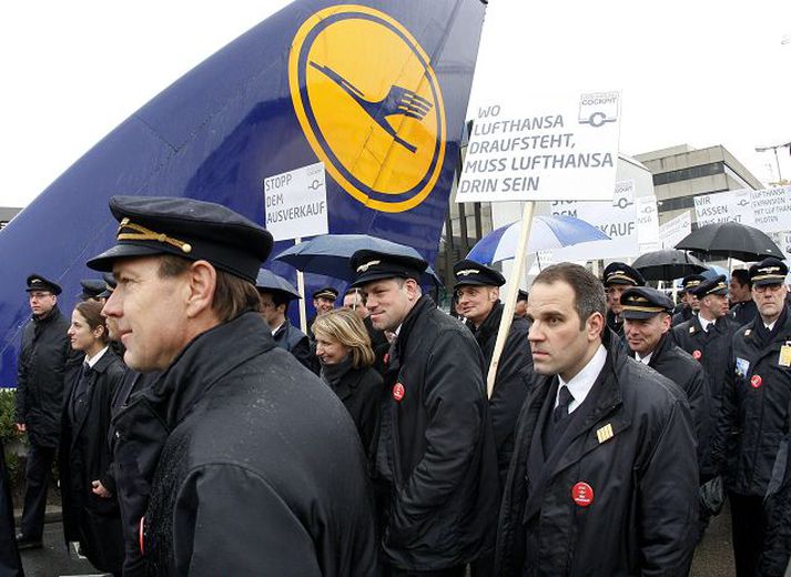 Lufthansa Samtök evrópskra atvinnuflugmanna segja vísindalegum sjónarmiðum vikið til hliðar til að forða flugfélögum frá auknum kostnaði.Mynd/AP