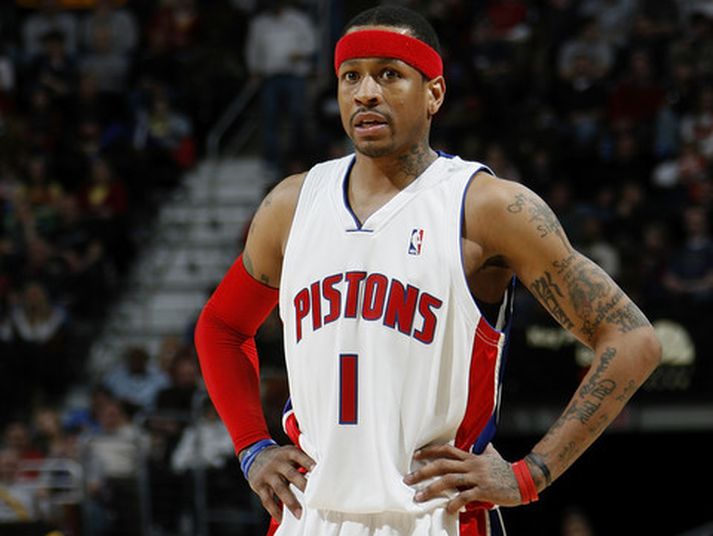 Allen Iverson í búningi Detroit Pistons.