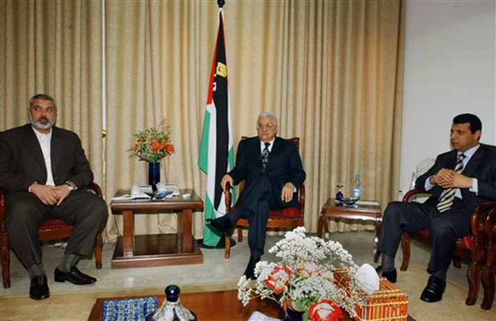 Fundur Ismail Haniyeh, forsætisráðherra heimastjórnar Palestínu, Mahmoud Abbas, forseta, og Mohammad Dahlan í gær