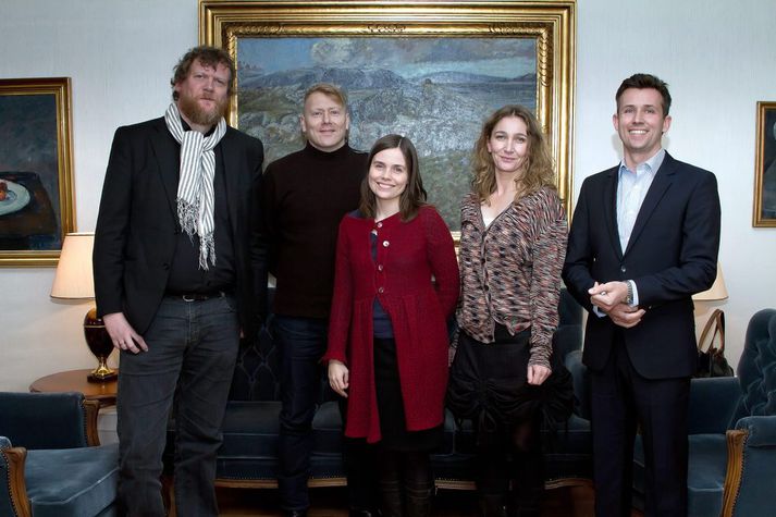 Sigurjón Kjartansson, nýr  formaður stjórnar Listahátíðar í Reykjavík, Jón Gnarr borgarstjóri, Katrín Jakobsdóttir, mennta- og menningarmálaráðherra, Hanna Styrmisdóttir,  nýr listrænn stjórnandi Listahátíðar og Kjartan Örn Ólafsson, varaformaður stjórnar Listahátíðar.