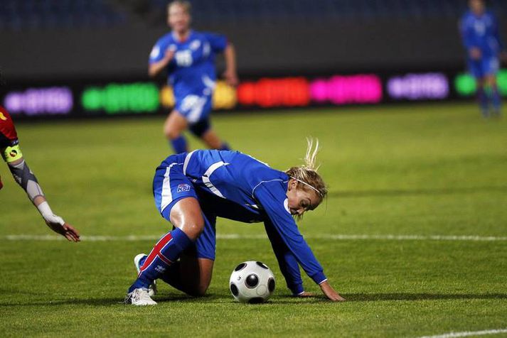 Margrét Lára Viðarsdóttir í landsleik á Laugardalsvelli.