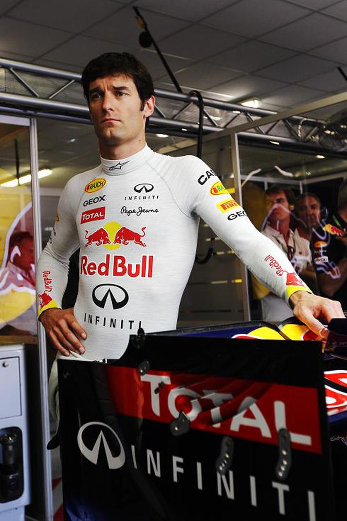 Mark Webber hjá Red Bull var fljótastur á fyrstu æfingu Formúlu 1 liða á Silverstone í dag.