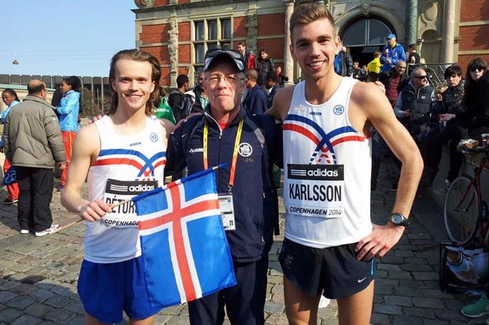 Kári Steinn Karlsson, Arnar Pétursson og þjálfari þeirra Gunnar Páll Jóakimsson.