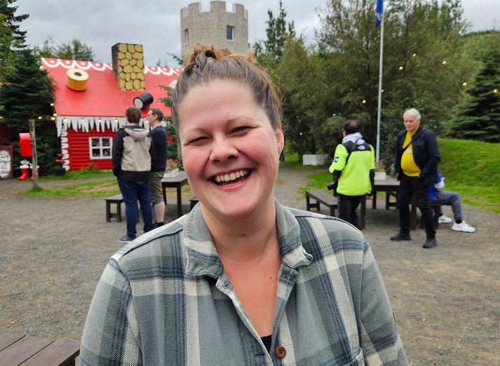 Margrét Vera Benediktsdóttir, framkvæmdastjóri Jólagarðsins í Eyjafirði, sem segir alltaf nóg að gera í garðinum og að sumarið hafi gengið einstaklega vel.