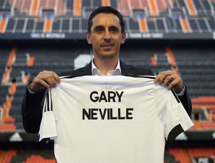 Neville spókaði sig um á Mestalla í dag.