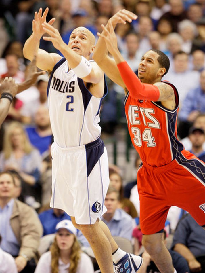 Jason Kidd og Devin Harris berjast hér um boltann í nótt.