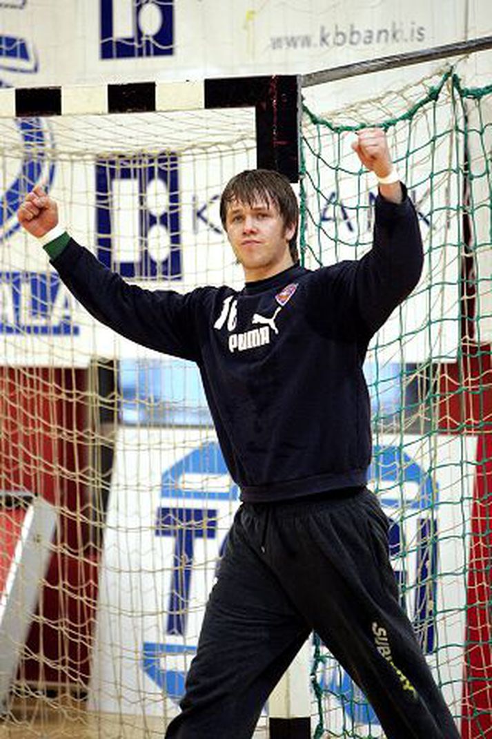 Húsvíkingurinn Pálmar Pétursson heldur á sunnudag til Svíþjóðar ásamt Björgvini Páli Gústavssyni þar sem þeir munu sækja markvarðanámskeið hjá Tommy Svensson og Claes Hellgren.