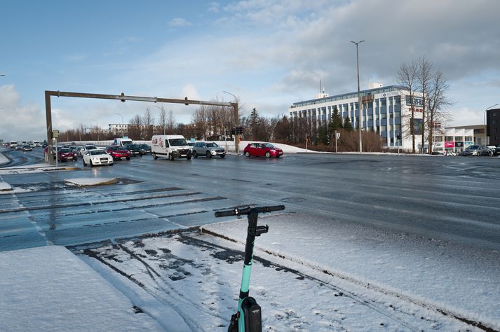 Gatnamót Miklubrautar og Grensásvegar.