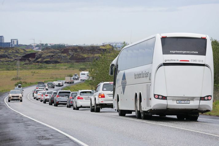 Mikil umferð er á vegum landsins vegna landsmanna á leið sinni heim eftir ferðalög um verslunarmannahelgina.