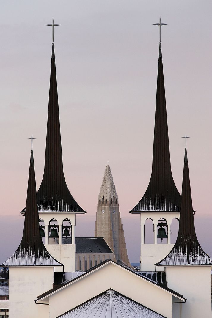 Háteigs- og Hallgrímskirkja eru ein af helstu kennileitum borgarinnar þegar kirkjur eru annars vegar.