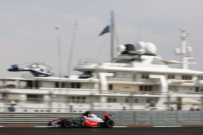 Lewis Hamilton átti góðan dag á æfingum í Abu Dhabi.