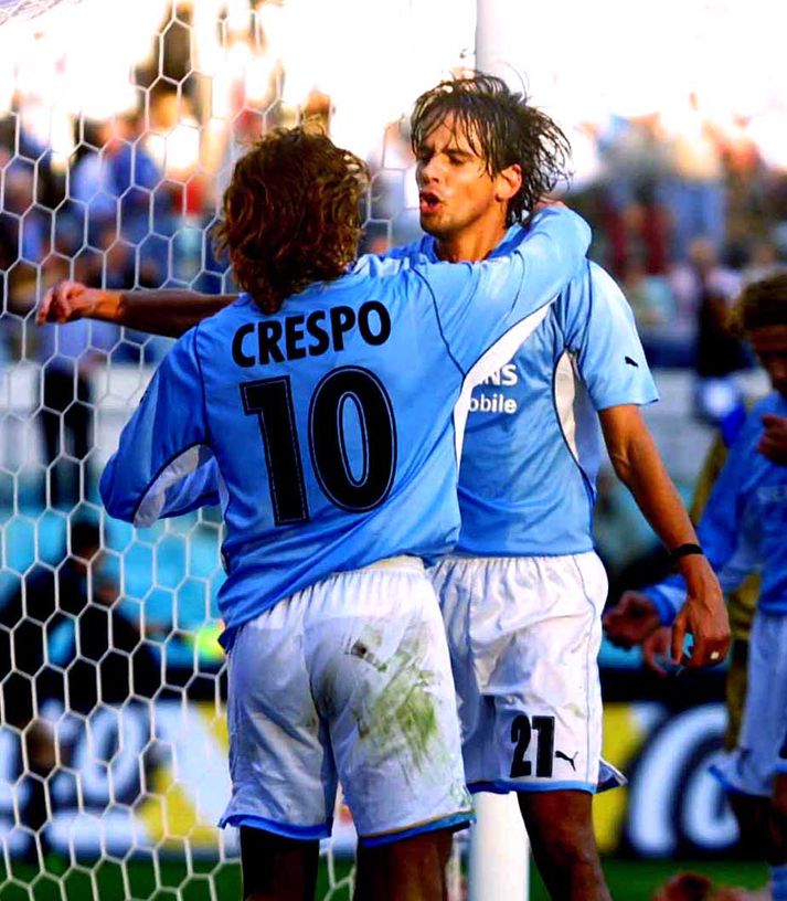 Inzaghi fagnar hér ásmat Crespo er þeir léku saman með Lazio árið 2001.