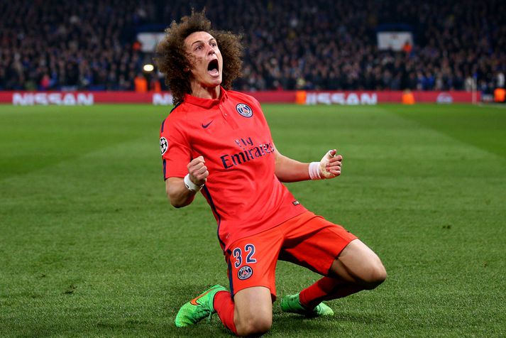 David Luiz fagnaði á móti sínum gömlu félögum.