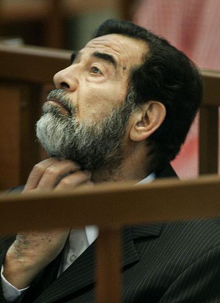Saddam Hussein Lögfræðingur Saddams varð fyrir vonbrigðum með úrskurðinn.