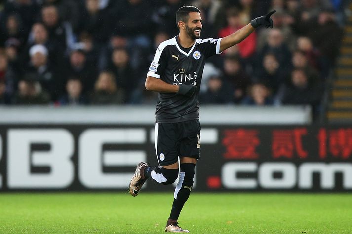 Mahrez fagnar hér fyrsta marki leiksins í leiknum í gær.