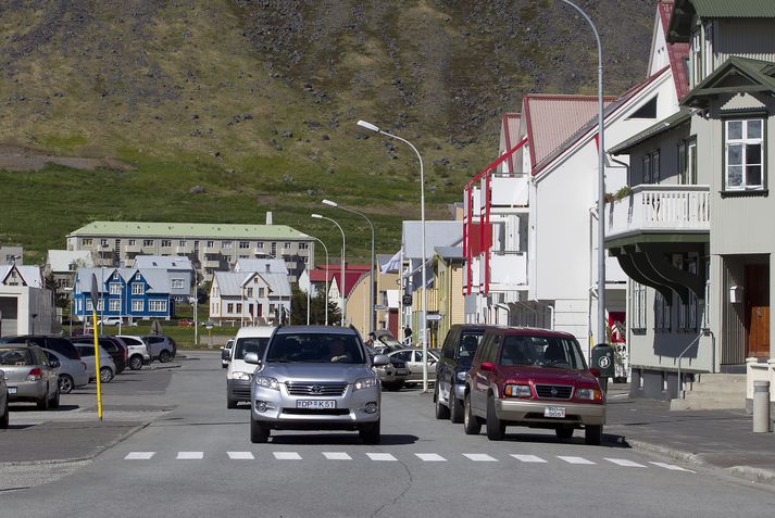 Maðurinn vill kaupa allar íbúðir í eigu Fasteigna Ísafjarðarbæjar. 