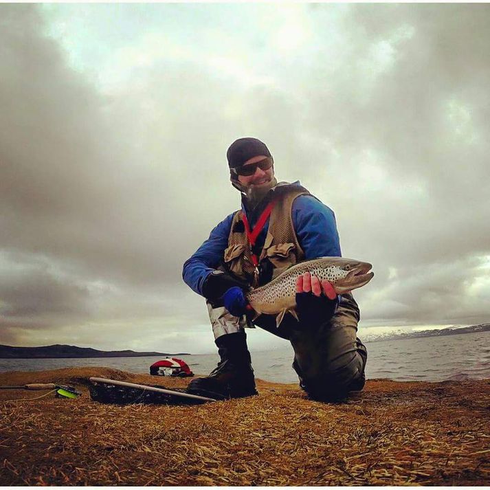 Benedikt Þorgeirsson með ca 6 punda urriða úr Þingvallavatni