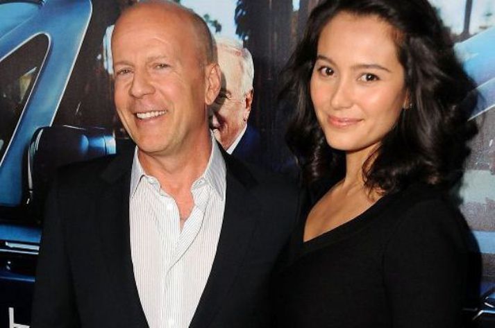 Barn á leiðinni Bruce Willis og eignkona hans, Emma Heming, eiga von á barni saman.nordicphotos/getty