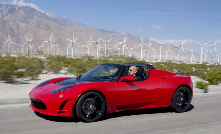 Flestir héldu að Tesla myndi ekki koma með nýja kynslóð' Roadster, en hann var fyrsti framleiðslubíll Tesla.