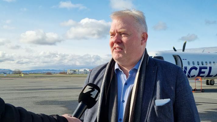 Sigurður Ingi Jóhannsson í viðtali á Reykjavíkurflugvelli fyrir tveimur árum.