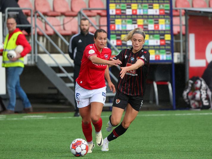 Fanndís Friðriksdóttir og félagar í Valsliðinu mæta norður í dag og leikur þeirra verður sýndur beint.