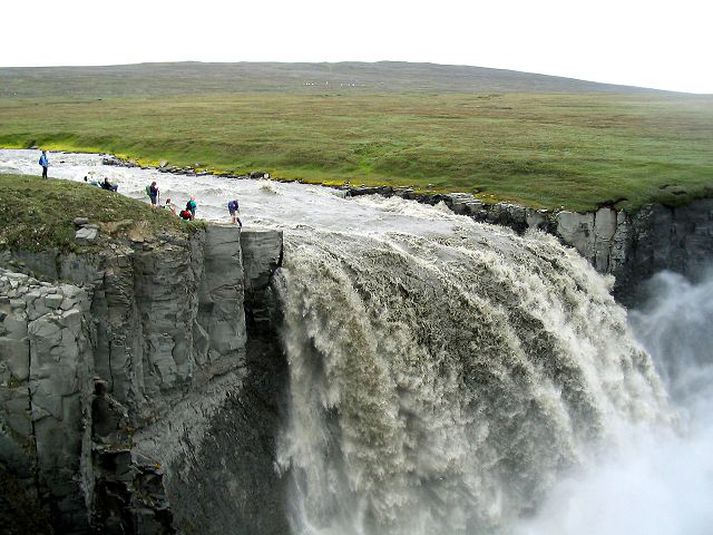 Töfrafoss Frjálslyndir segja Töfrafoss varinn verði Hálslón lækkað um 20 metra.