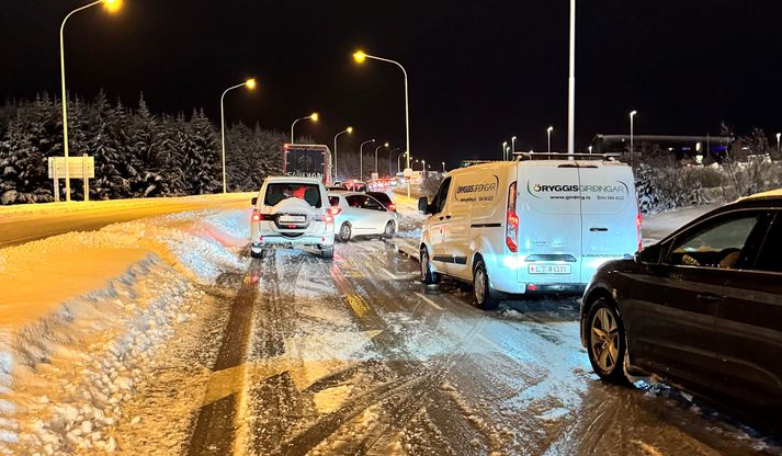 Úr röðinni Reykjavíkurmegin við Hellisheiði.