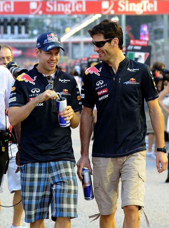 Mark Webber ætlar að gera allt til að halda sæti sínu hjá Red Bull, en hann þarf að sigra Vettel sem gæti reynst erfitt.