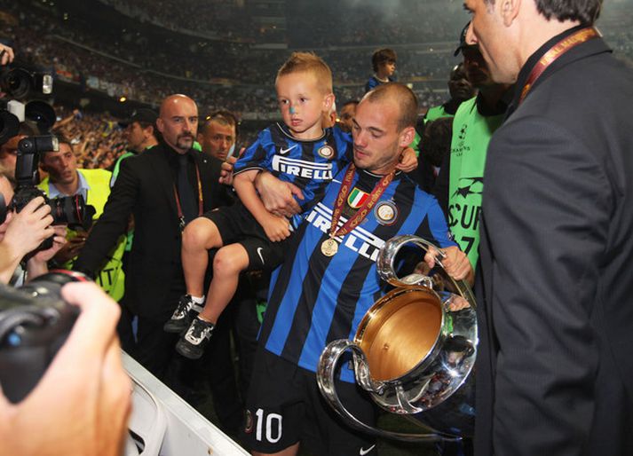 Sneijder eftir sigur Inter í Meistaradeild Evrópu vorið 2010.