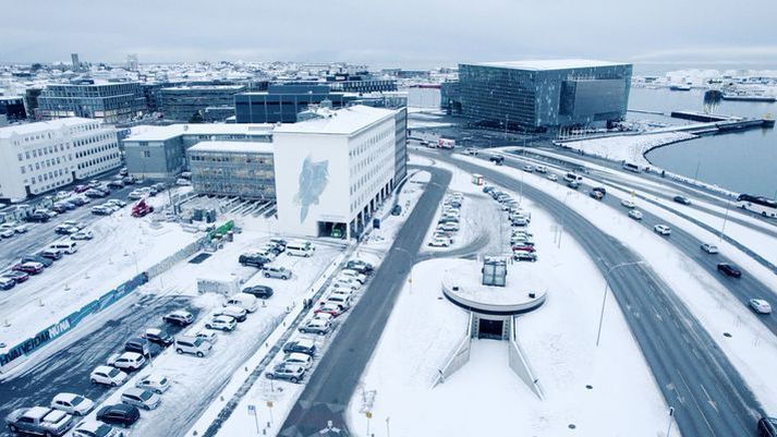 Skúlagata 4 síðasta staðsetning stúlkunnar sem skoðuð var úr síma piltsins fyrir árásina. Skúlagata 4 síðasta staðsetning stúlkunnar sem skoðuð var úr síma piltsins fyrir árásina.