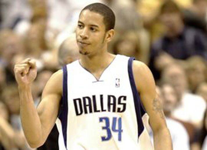 Devin Harris hefur verið stóra trompið í liði Dallas og leikmenn San Antonio hafa engin svör fundið við óvæntu framlagi hans í sóknarleiknum