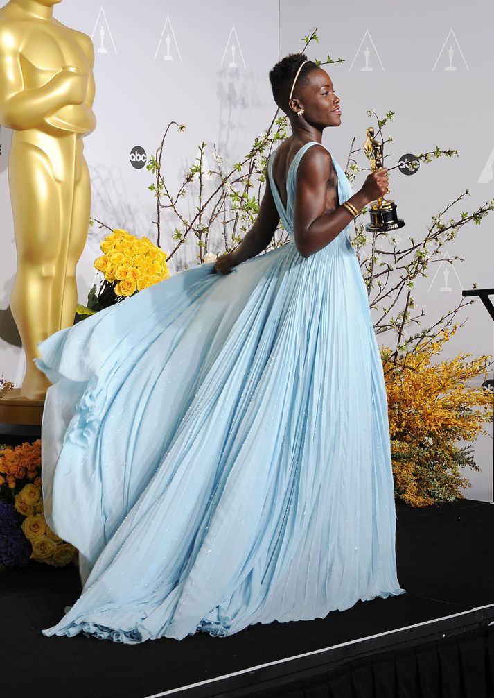 Lupita Nyong'o í Prada 2014. Gullfallegur