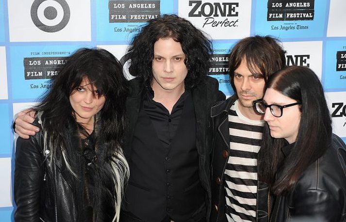 Jack White og félagar í rokksveitinni The Dead Weather gefa nú út sína aðra plötu, Sea of Cowards.