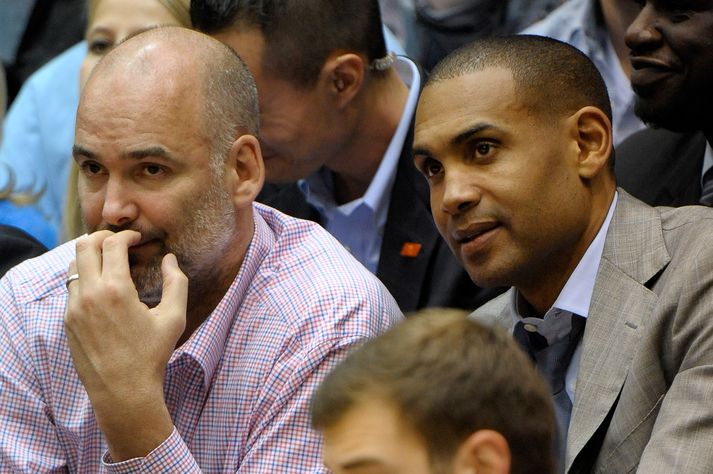 Ferry, hér með Grant Hill á leik með Atlanta Hawks.