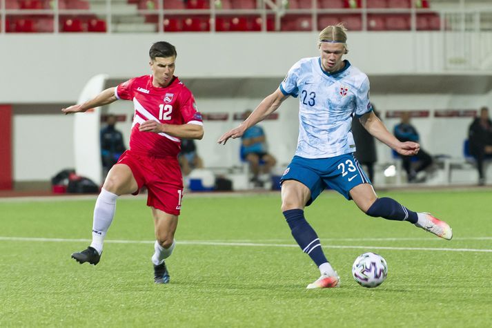 Erling Haaland tókst ótrúlegt en satt ekki að skora gegn Gíbraltar. Hann ætlar eflaust að bæta upp fyrir það á morgun.