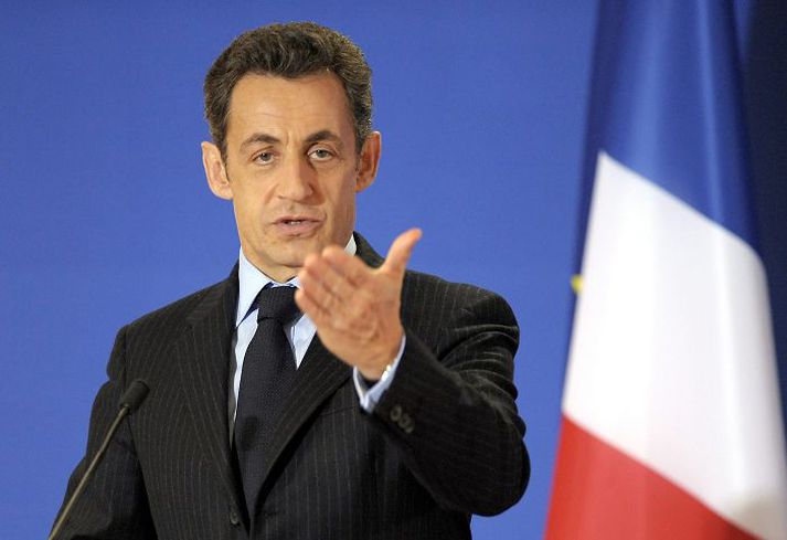 Sarkozy segist enga rannsókn hafa fyrirskipað. Nú er verið að rannsaka hvort það sé rétt.
Nordicphotos/afp