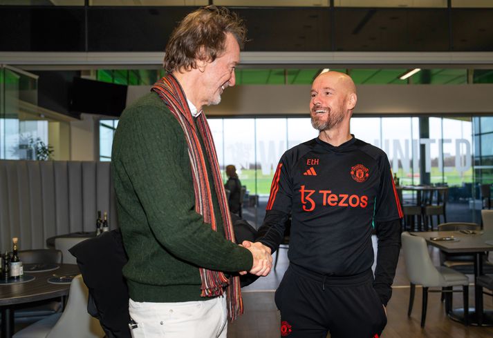 Sir Jim Ratcliffe og Erik ten Hag heilsast.