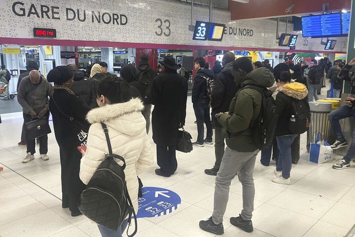 Áætlað er að um 700 þúsund farþegar fari um Gare du Nord á ári hverju.