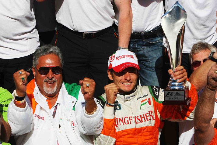 Vijay Mallay er eigandi Force India liðsins og er hér með Giancarlo Fisichella.